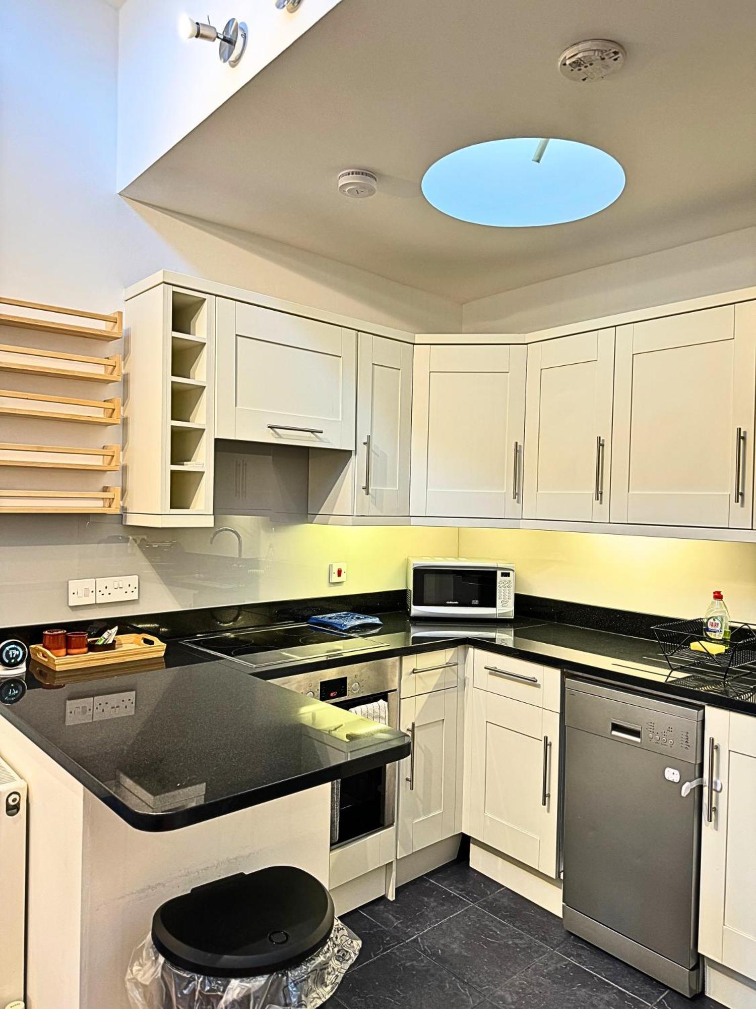 The Heart Of Kensington Mews - 3 Bedrooms House-Private Entrance-Hyde Park Walk Away-Green Park 9 Minutes Underground- The Best Of London With Glamour Of Kensington المظهر الخارجي الصورة