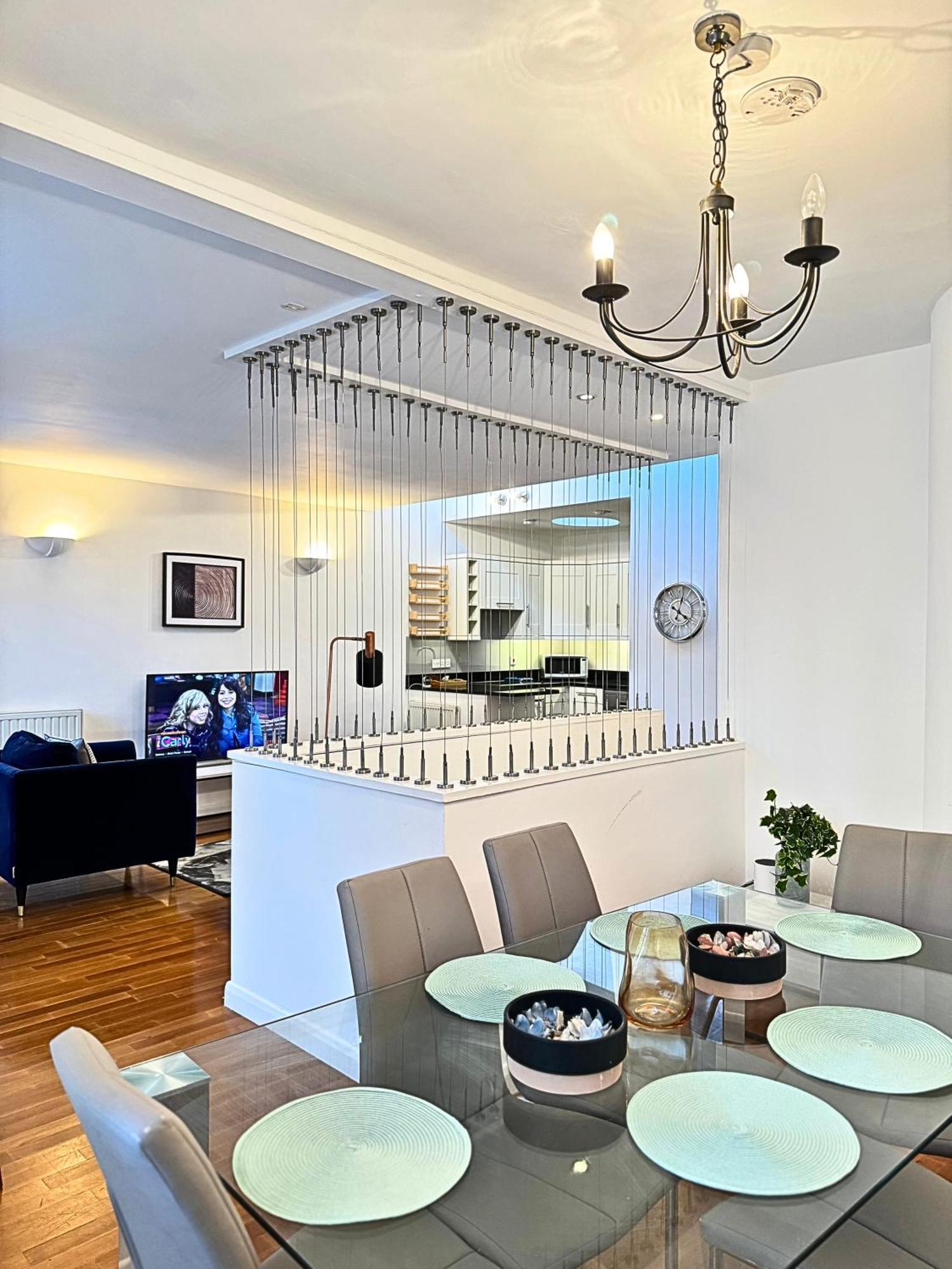 The Heart Of Kensington Mews - 3 Bedrooms House-Private Entrance-Hyde Park Walk Away-Green Park 9 Minutes Underground- The Best Of London With Glamour Of Kensington المظهر الخارجي الصورة