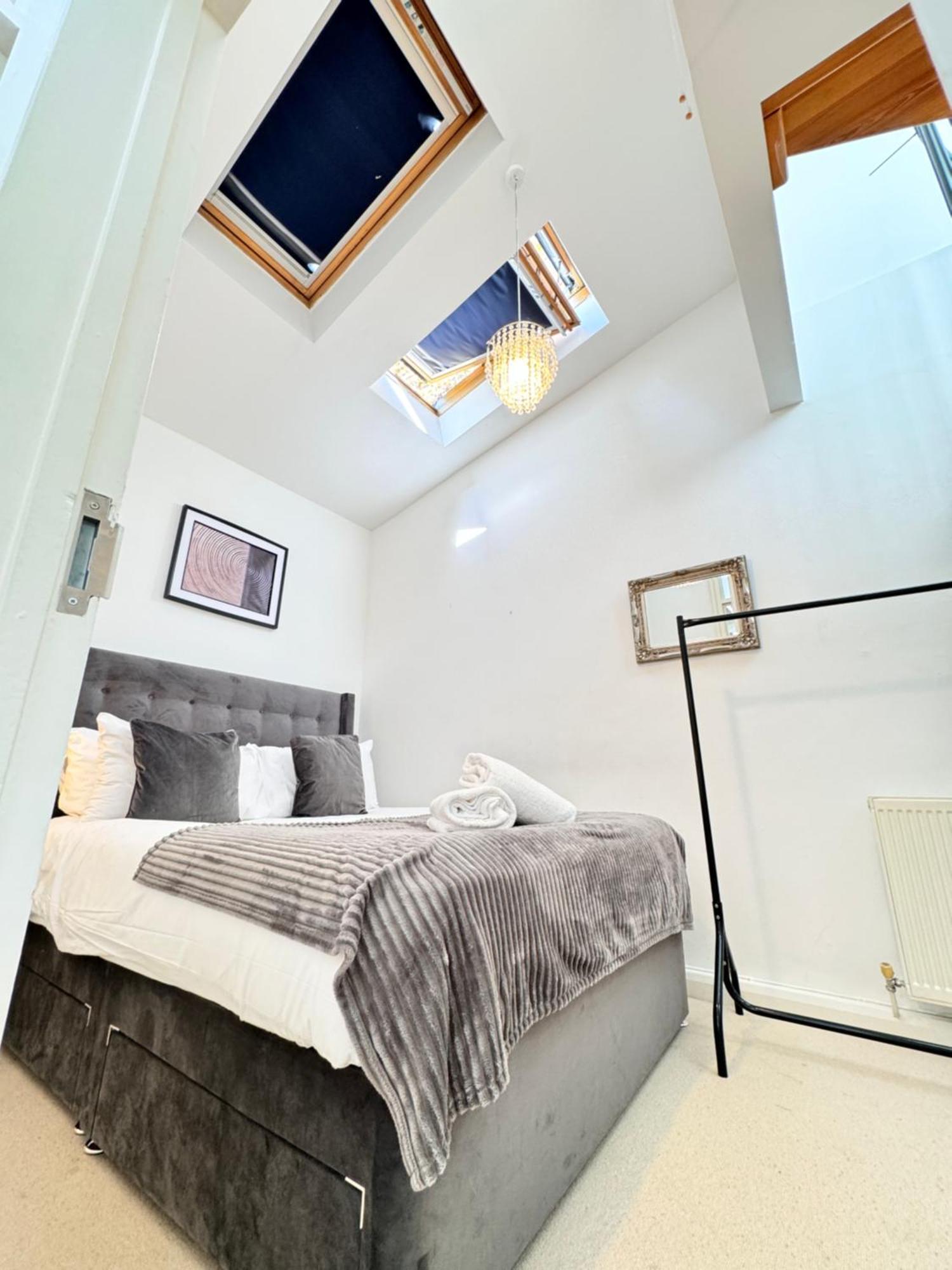 The Heart Of Kensington Mews - 3 Bedrooms House-Private Entrance-Hyde Park Walk Away-Green Park 9 Minutes Underground- The Best Of London With Glamour Of Kensington المظهر الخارجي الصورة
